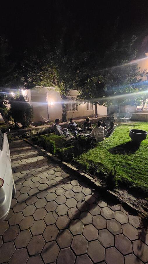 Green Orchard Skardu Bagian luar foto
